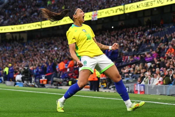 1 de 1 Bia Zaneratto Seleção Brasileira Feminina x Inglaterra - Foto: Robbie Jay Barratt – AMA/Getty Images