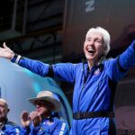 Wally Funk após viagem espacial com Jeff Bezos em nave da Blue Origin — Foto: AP Photo/Tony Gutierrez