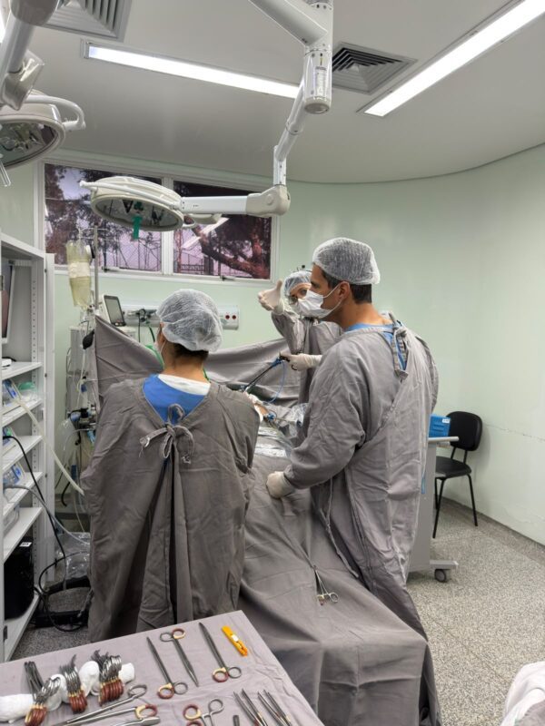 Médica deixou a cirurgia geral, que era um sonho, e quer encontrar novo caminho com a internet — Foto: Arquivo Pessoal